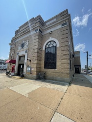 Main entrance with side view from North Olden Ave